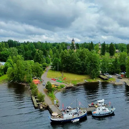Úszó hotel Saimaa Experience - Laivamajoitus Puumala